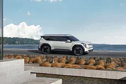 Kia EV9: svelati esterni e interni del nuovo SUV elettrico 7 posti