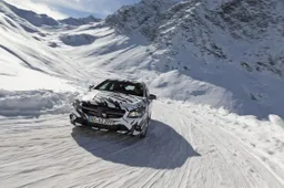 Mercedes-Benz introduce il sistema 4MATIC sulle proprie compatte