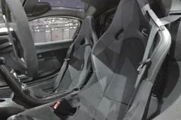 ALCANTARA firma gli interni di McLaren P1