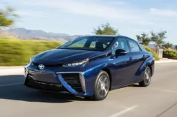 Toyota Mirai: 1.500 ordini in Giappone per la berlina fuel cell