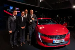 Al Festival International dell’Automobile premiato presente e futuro di Peugeot con la e-Legend Concept