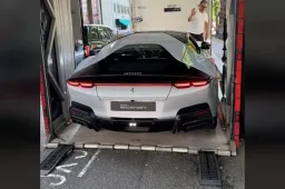 Ferrari 12Cilindri, il primo rombo del V12 è a Londra [VIDEO]