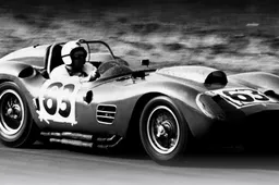 La Ferrari falsa: troppo bella per essere distrutta