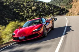 Ferrari 296 GTB: prova in anteprima, motore, interni, prezzo