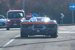 La nuova Ferrari Icona per la prima volta su strada pubblica, ancora camuffata [VIDEO]