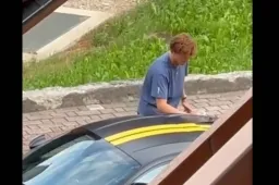 Jannik Sinner beccato con la sua nuova supercar: dopo la tedesca, un'italiana