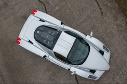 Questa Ferrari Enzo non è mai scesa in strada ed è in vendita