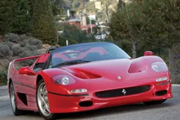 Ferrari F50, l'ultima supercar “dura e pura” di Maranello