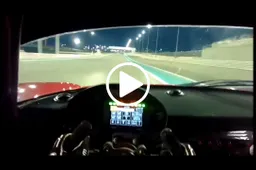 Con la Ferrari F50 GT in pista ad Abu Dhabi: spettacolo unico [VIDEO]