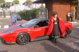 La Ferrari di Gina Lollobrigida: nel 2011 guidò la 430 Scuderia [VIDEO]