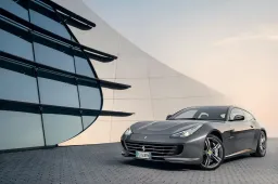Ferrari GTC4Lusso | Prova su strada