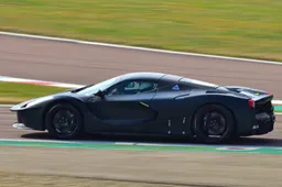 Ferrari: a Fiorano gira la nuova hypercar ibrida V12 [VIDEO]