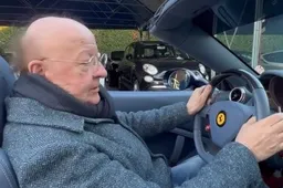 L'ultima Ferrari di Massimo Boldi è cabrio e ha qualche anno sulle spalle
