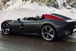 In drift sulla neve con la Ferrari Monza SP2 [VIDEO]