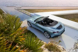 Ferrari Roma Spider: motore, interni, prezzo