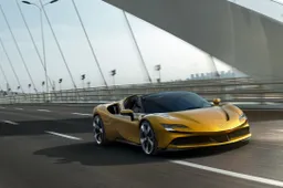 Ferrari SF90 Spider: la prima convertibile ibrida del Cavallino