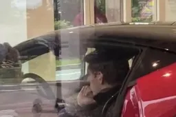 Verstappen cede al fascino della Ferrari: ha comprato una SF90 Stradale [VIDEO]