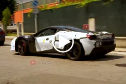 A Maranello torna il V6 ibrido: un muletto impegnato nei test [VIDEO]