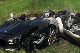 Va a fuoco una Ferrari 430 Scuderia: cronaca o spot pubblicitario?