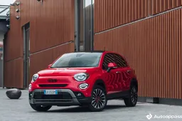 Addio alla FIAT 500X: il SUV compatto esce dai listini ufficiali