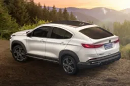 Prime foto ufficiali per Fiat Fastback, ma non la vedremo qui in Europa