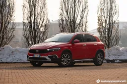 Fiat Tipo Hybrid 2023: consumi reali, dimensioni, interni, prezzo, prova su strada