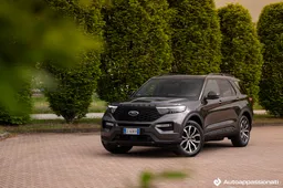 Ford Explorer Plug-In Hybrid: prova su strada, interni, motore e prezzi