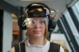 Ford Suit: le tute che simulano alcool, droga, post-sbornia e sonno