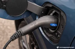 Tutorial: i consigli per guidare al meglio la Ford Kuga ibrida plug-in