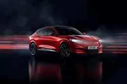 Ford Mustang Mach-E: il nuovo SUV completamente elettrico dell’Ovale Blu [VIDEO]