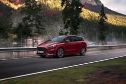 Ford S-Max Hybrid: la nuova sport activity vehicle Full Hybrid dell’Ovale Blu