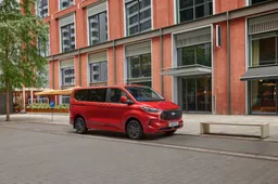 Ford Tourneo Custom: configurazione, prezzi e allestimenti