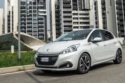 Peugeot 208 Signature: una serie speciale per celebrare il suo successo