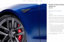Tesla Model S Plaid avrà anche i freni carboceramici, ma a che prezzo?