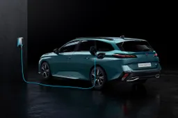 Peugeot 308 station wagon 2022: prezzi e allestimenti per l'Italia