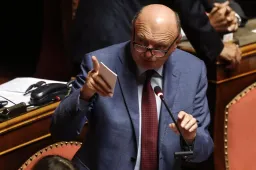 Nuovi incentivi auto da settembre: fino a 11.000 euro per chi rottama. Ecco cosa sappiamo