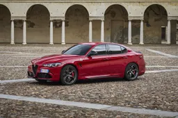 Alfa Romeo Giulia Quadrifoglio 2023: prova in anteprima, novità, prezzi