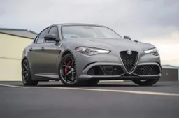 All'asta un raro esemplare di Alfa Romeo Giulia Quadrifoglio NRING
