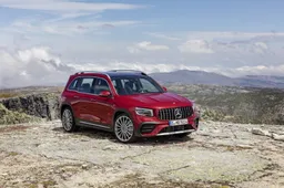 Mercedes GLB 35 AMG: il crossover mostra già i muscoli