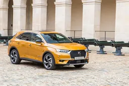 DS 7 Crossback in mostra a Parigi, prima del debutto