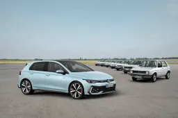 Volkswagen Golf 2024: dimensioni, interni, prezzi, motori