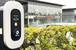 Il Gruppo PSA dota tutte le sue sedi di stazioni di ricarica