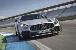 Nuova Mercedes AMG GT R PRO : la stella che brilla più delle altre [VIDEO]