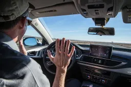 Guida autonoma di livello 2: cos'è e cosa comprende