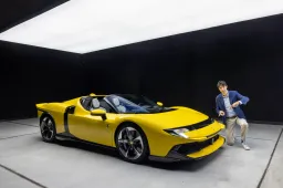 Lei è la Ferrari 849 Testarossa Spider, nuova regina ibrida nella storia di Maranello