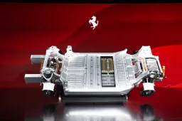Ecco la Ferrari Elettrica: il Cavallino accelera con 4 motori e un telaio in alluminio riciclato
