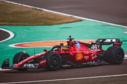 Hamilton debutta a Fiorano sulla Ferrari: il video che tutti aspettavano