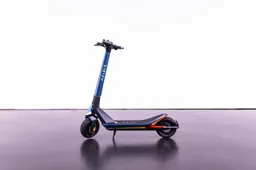 Helbiz a EICMA 2021 svela tre importanti novità e scende letteralmente in pista