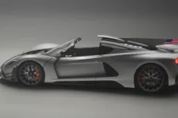 Hennessey Venom F5-M Roadster: potenza da record per un’auto manuale