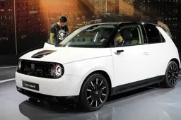 Honda e: a Francoforte il debutto della versione definitiva